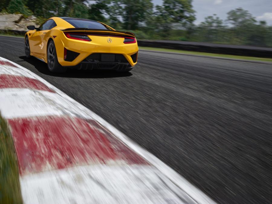  Acura NSX 2019 года  (фото 18 из 19)